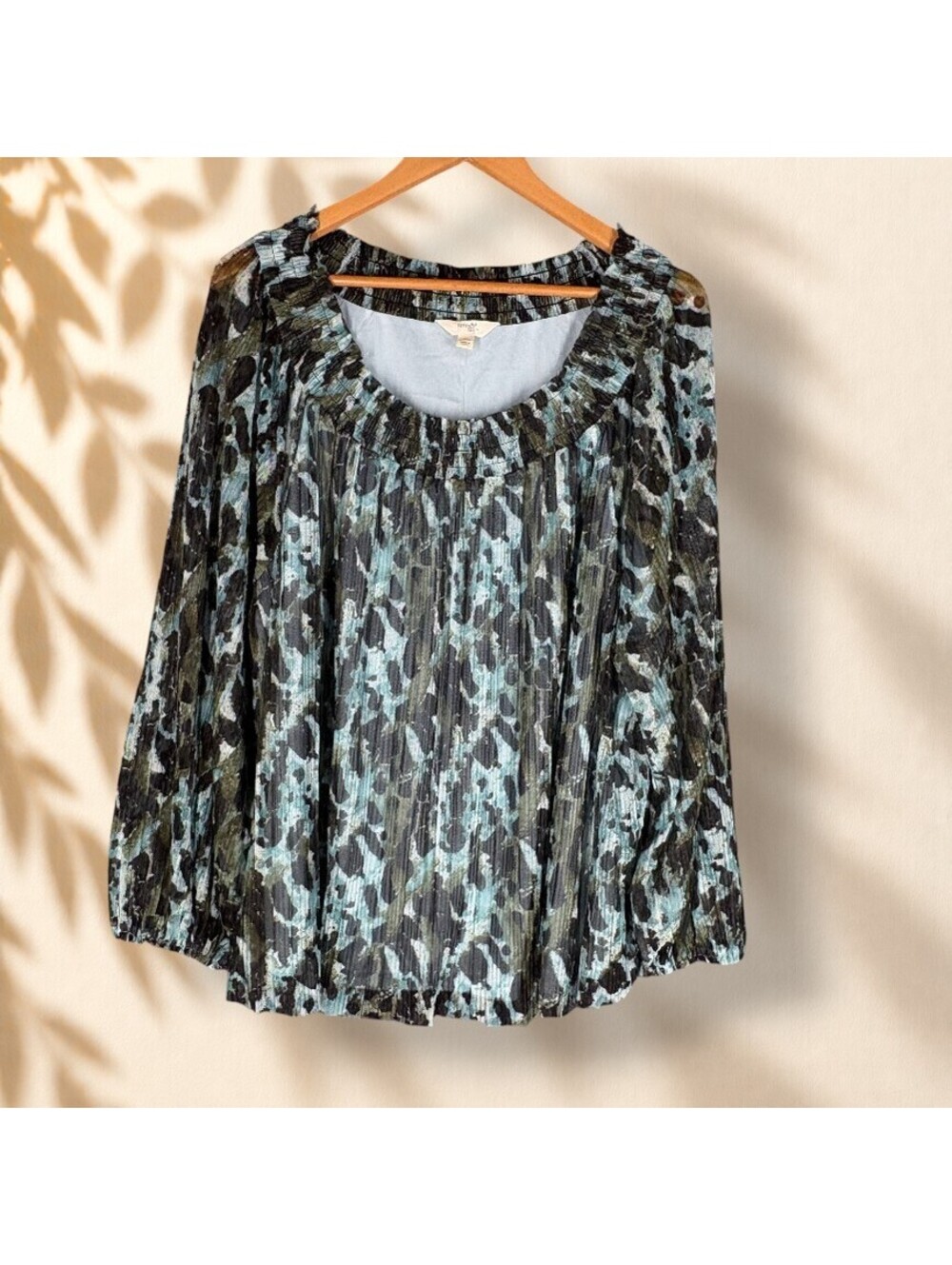 Terra & Sky Blouse Women M Medium Blue Animal Print Long Sleeve Round Neck